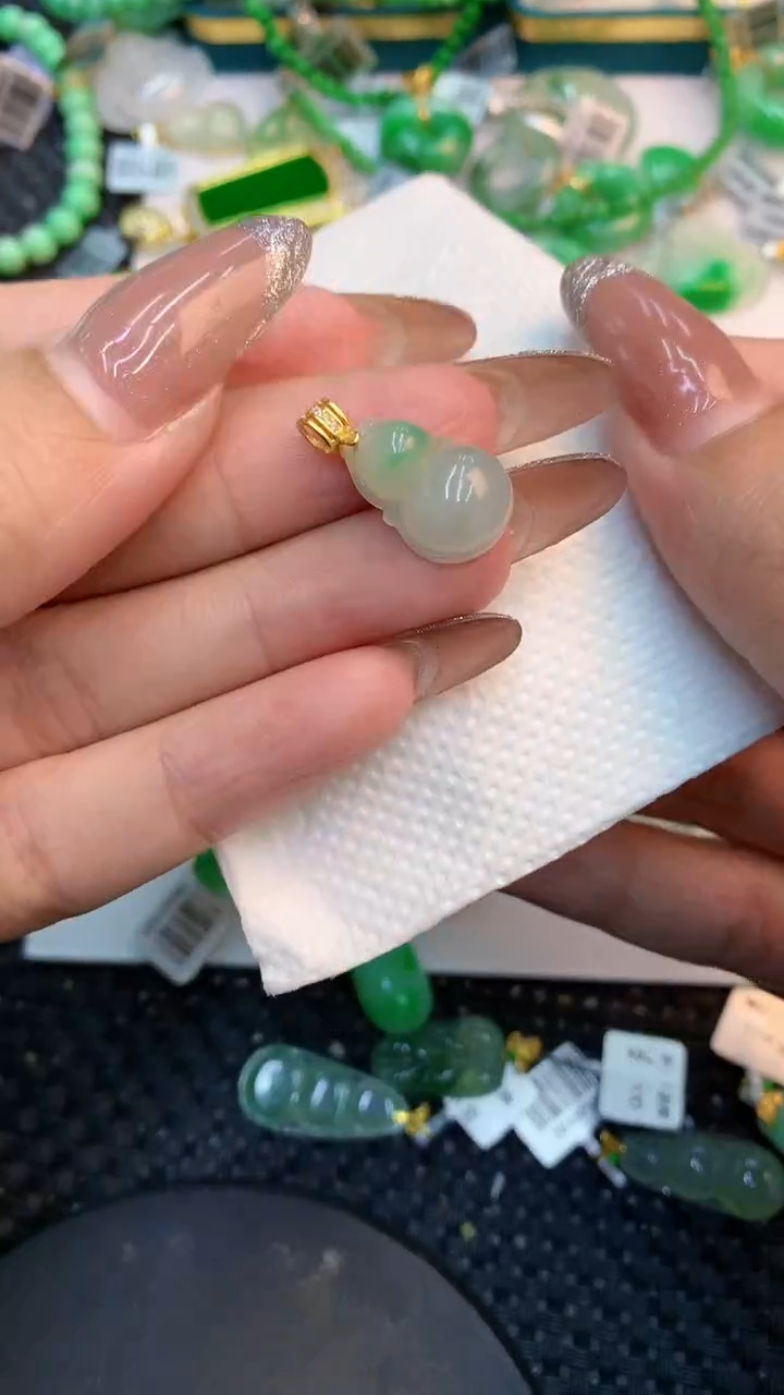颈饰未镶嵌翡翠1
