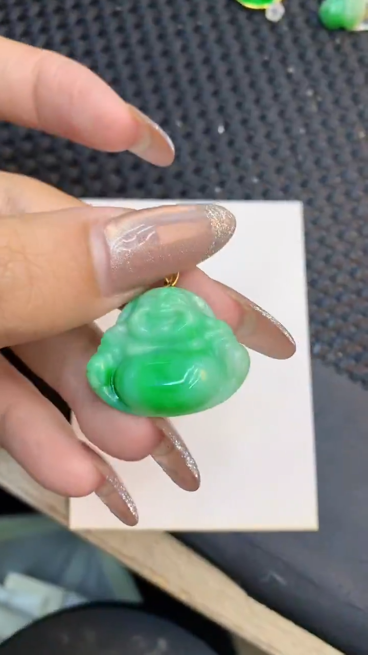 颈饰18K金镶嵌翡翠1