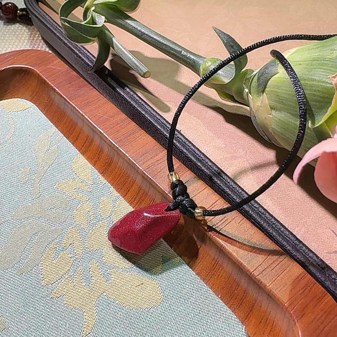 含辰砂工艺品忠義福堂朱砂经典朱砂石吊坠A款（紫金砂）