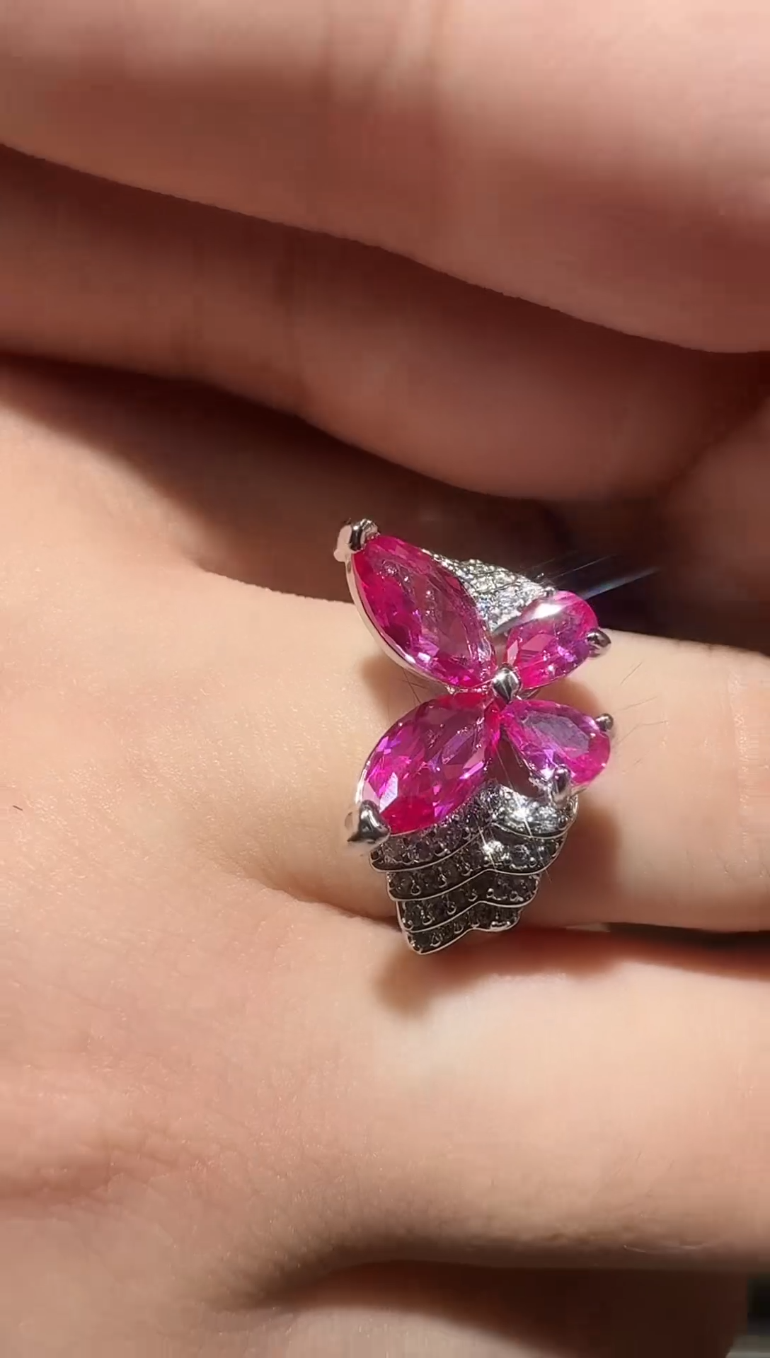 18K金镶嵌戒指红宝石032