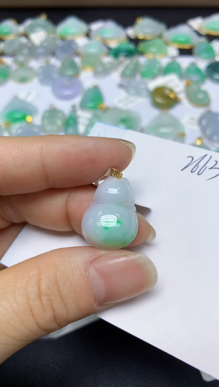 翡翠18K金镶嵌颈饰 天然翡翠A货