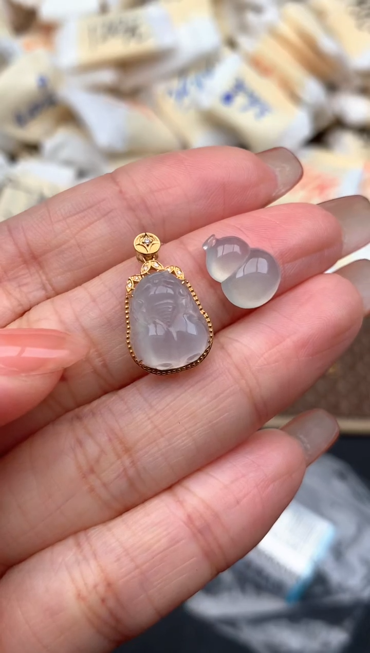 18K金镶嵌挂件翡翠?**?一