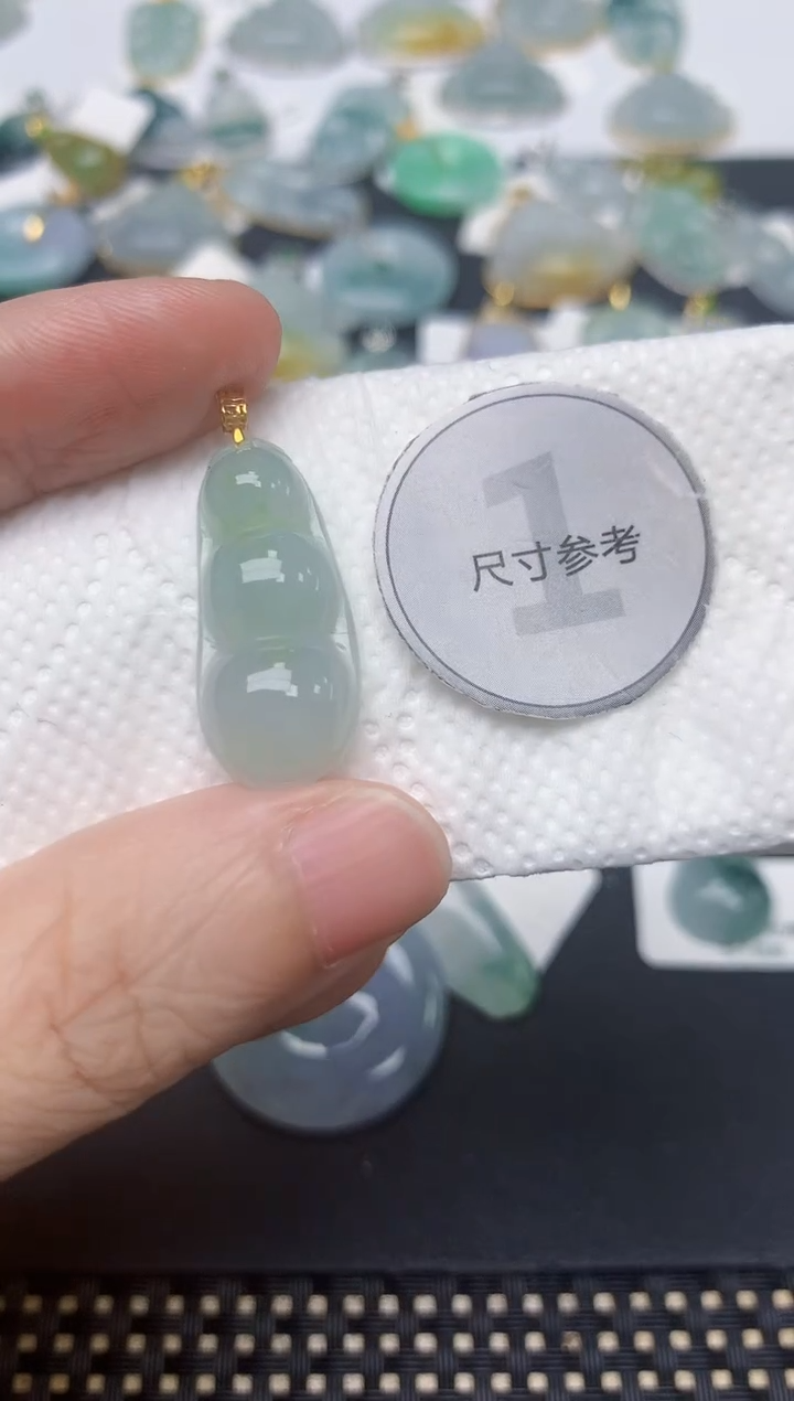 翡翠18K金镶嵌颈饰天然缅甸A货翡翠