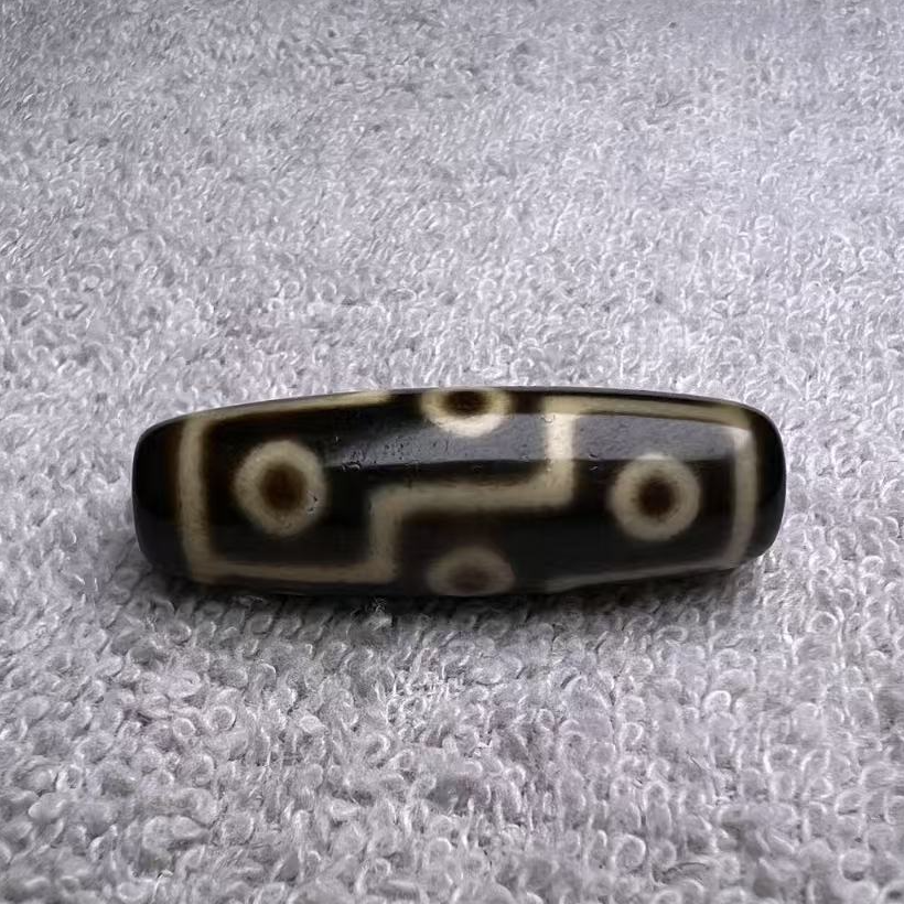 14号折现九眼，品相完美，男女锁骨颈饰