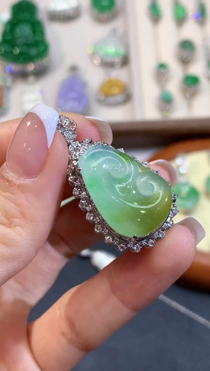 【闪购商品】翡翠吊坠(不含链)18K金镶嵌LMQ2968