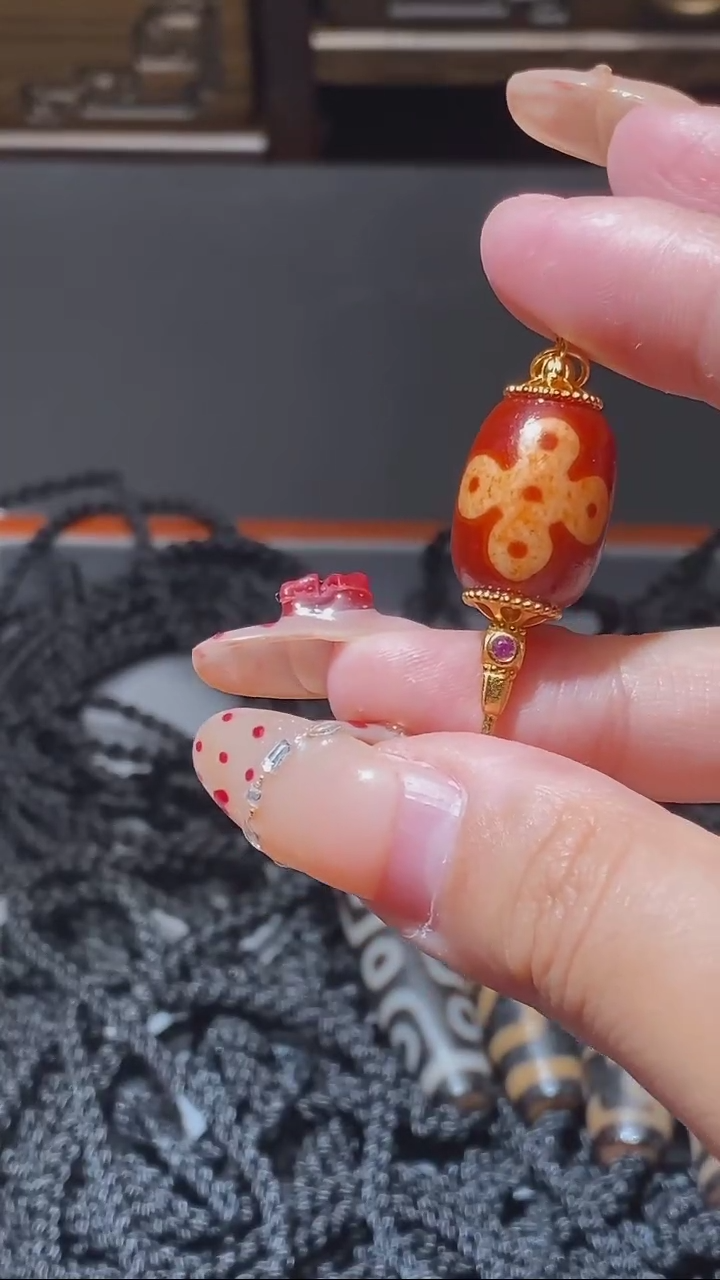 【闪购商品】玛瑙/玉髓颈饰银S925镶嵌Q31438五闪玛瑙吊坠