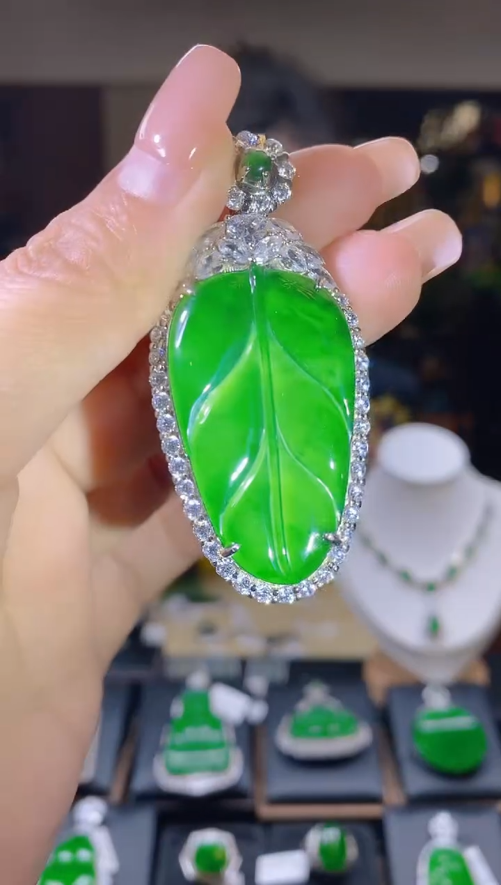 【闪购商品】翡翠吊坠(不含链)未镶嵌翡翠吊坠