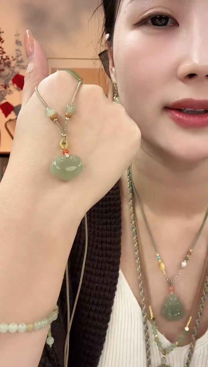 【闪购商品】和田玉颈饰未镶嵌新款如意锁（多样性发一件）