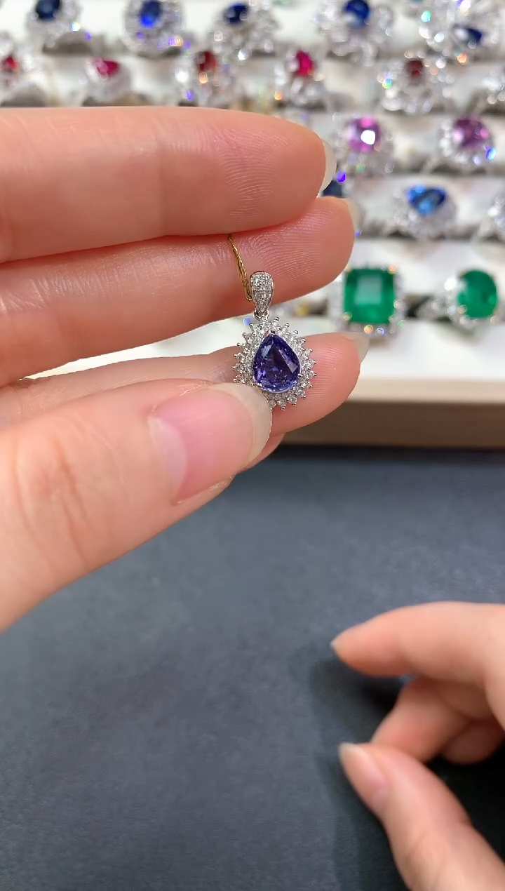 蓝宝石吊坠18K金镶嵌D437|8800