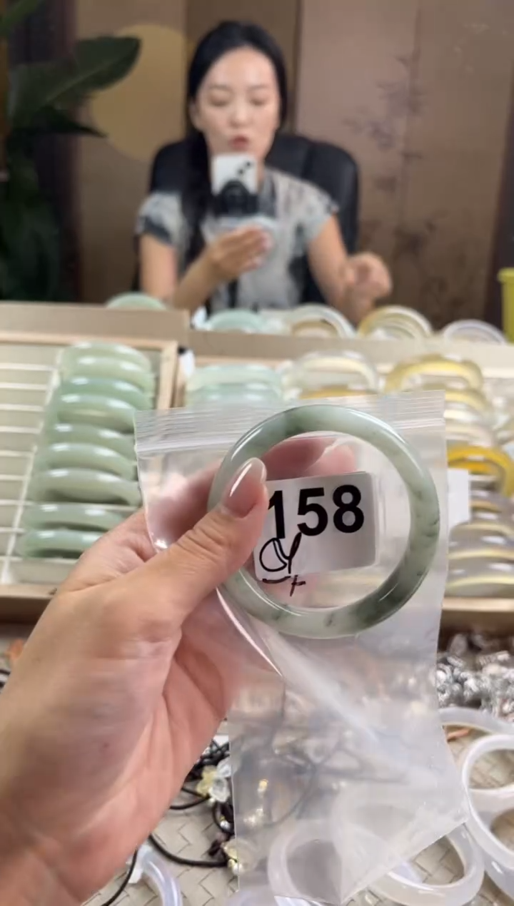手镯玛瑙/玉髓未镶嵌天山翠默认微抠158