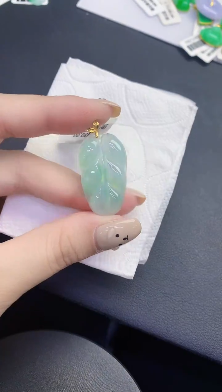 颈饰18K金镶嵌翡翠缅甸天然翡翠A货