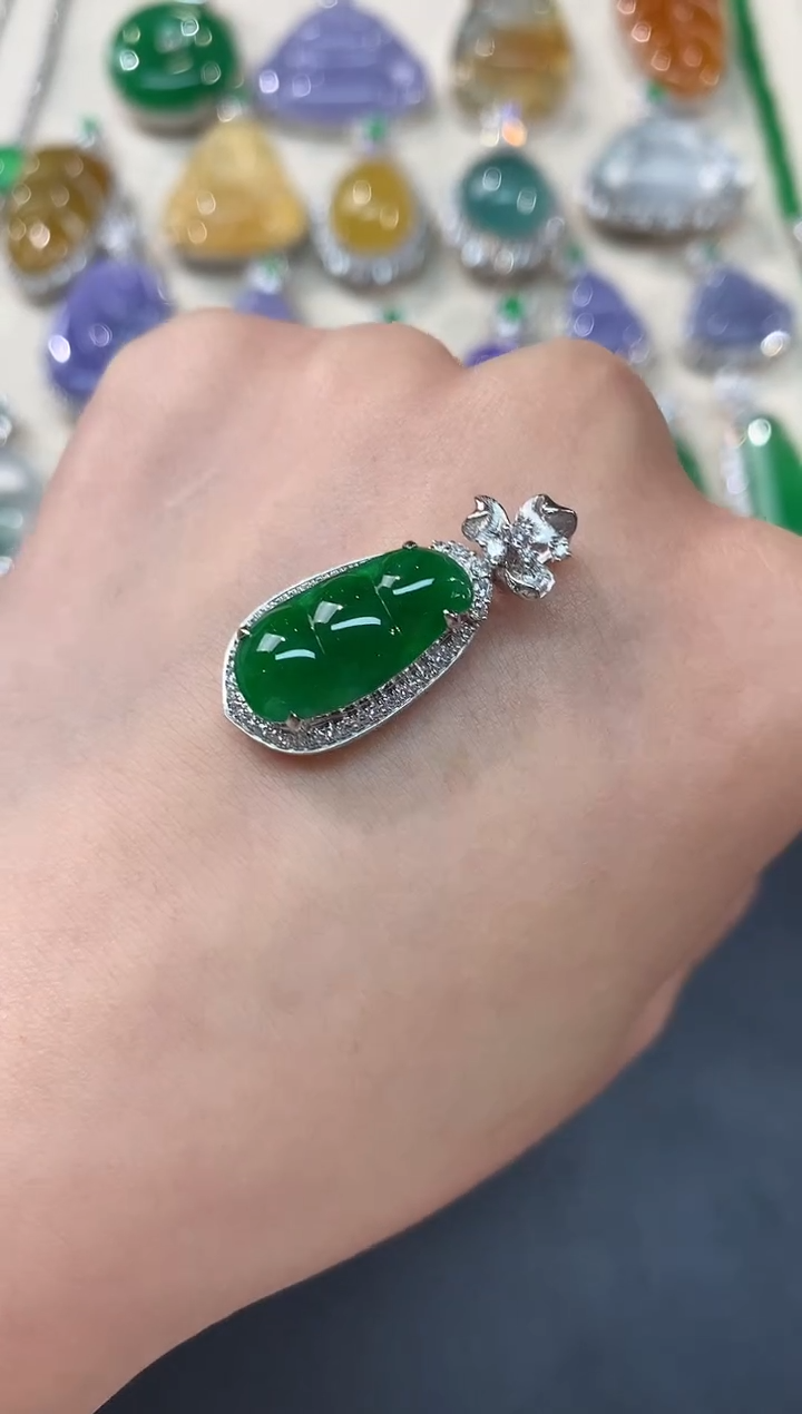 【闪购商品】翡翠吊坠(不含链)18K金镶嵌A519|15800