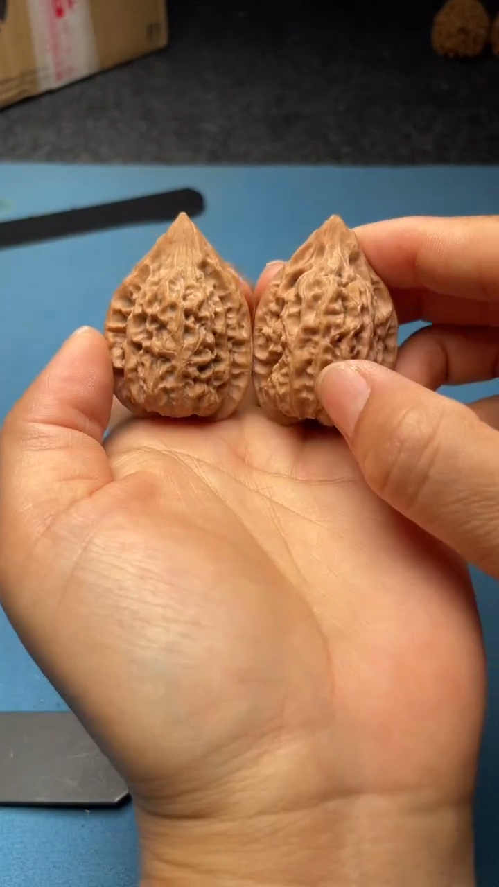 桃核把件w140  鸭嘴 33尺小磕尖 