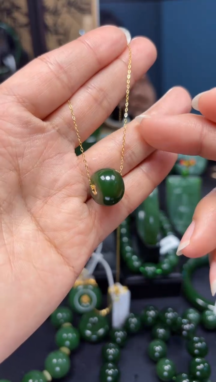 【闪购商品】和田玉（碧玉）吊坠(赠链)18K金镶嵌1