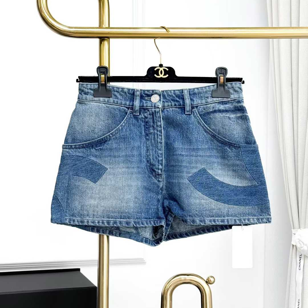 99新 Chanel/香奈儿 34码17P春夏预告蓝色牛仔短裤