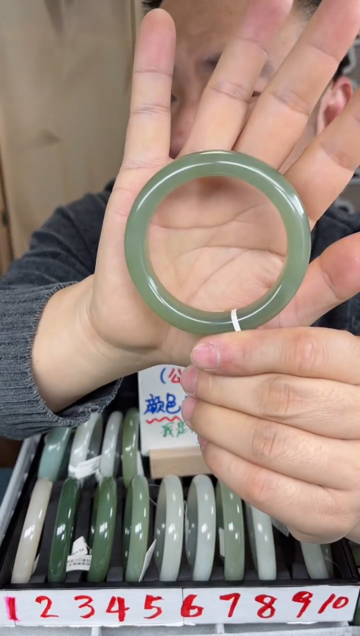 【闪购商品】和田玉手镯未镶嵌和田玉手镯-5