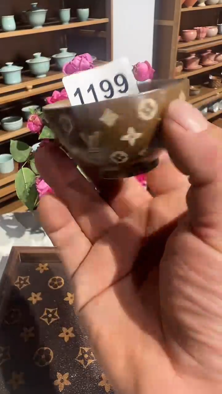 龙泉窑老花未填釉小茶碗微瑕1199