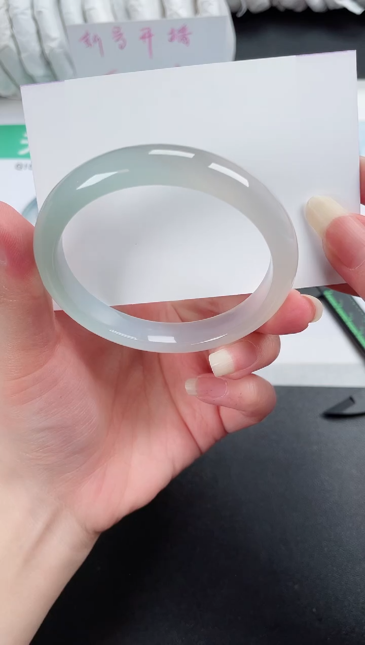 【闪购商品】石英质玉手镯合金180-58.5