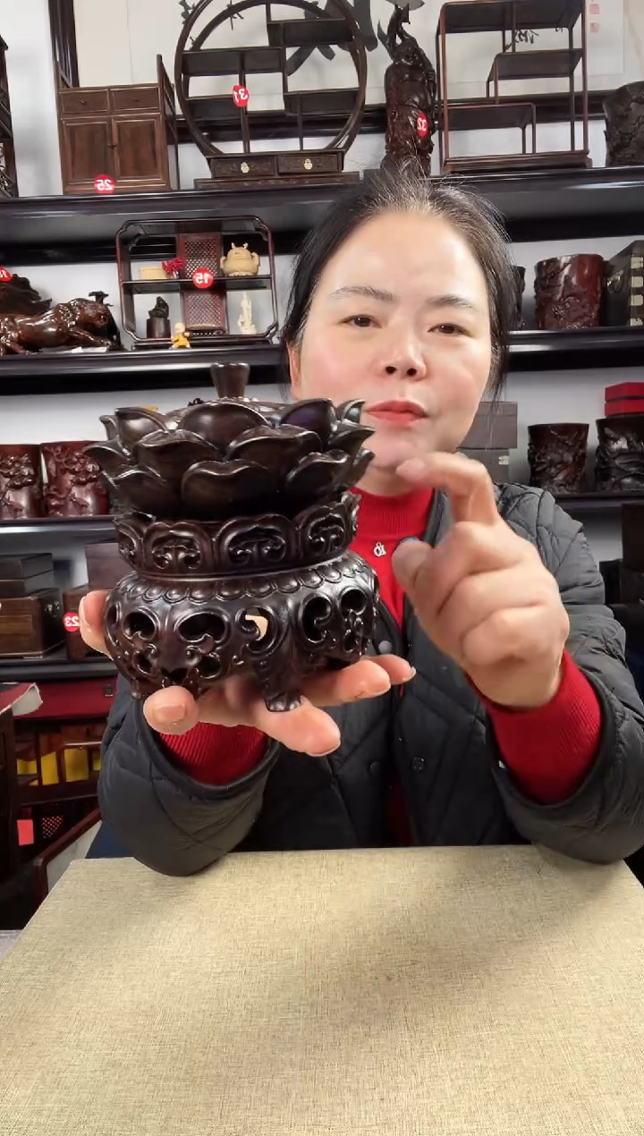 木2782+新莲底座老李红木工艺品