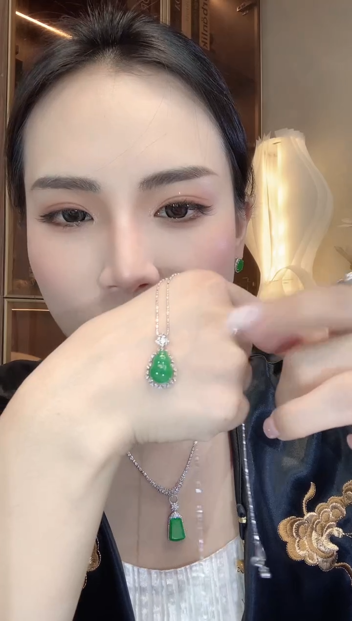 翡翠18K金镶嵌吊坠(不含链)A8