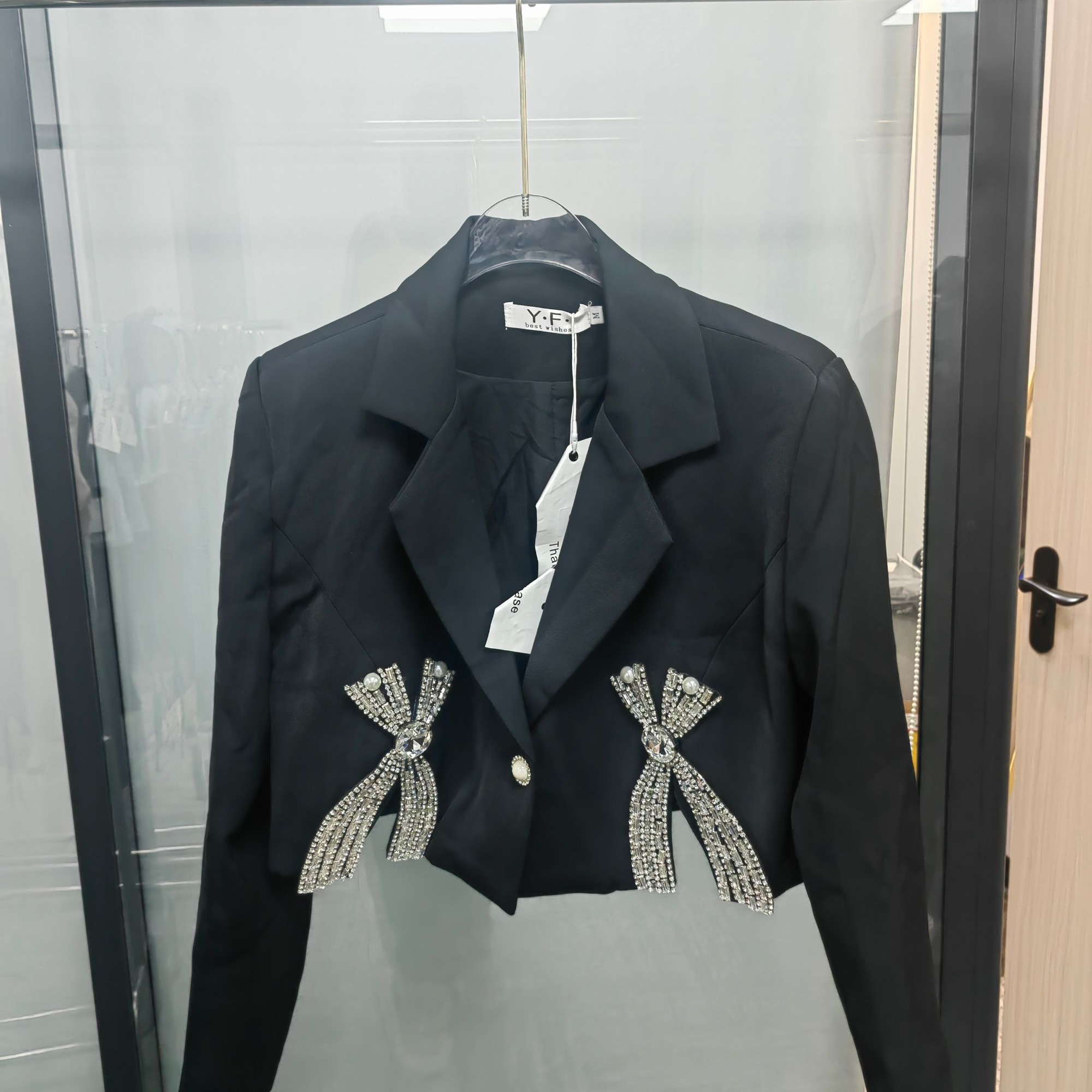 黑设计感上衣显瘦衫