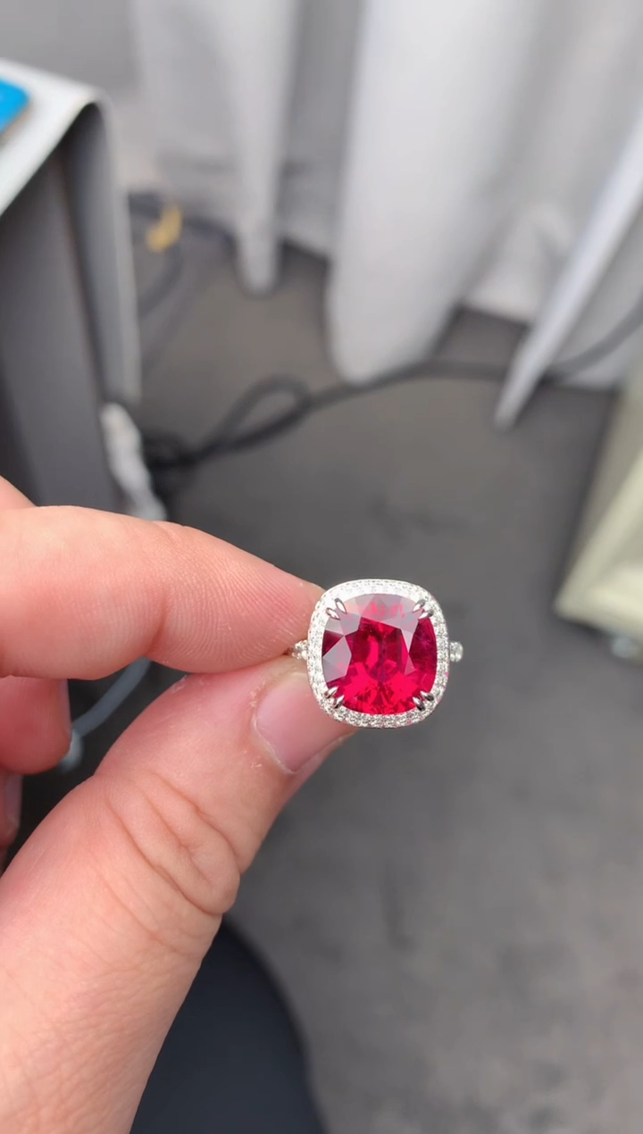 【闪购商品】碧玺戒指18K金镶嵌1.4ct卢比莱戒指