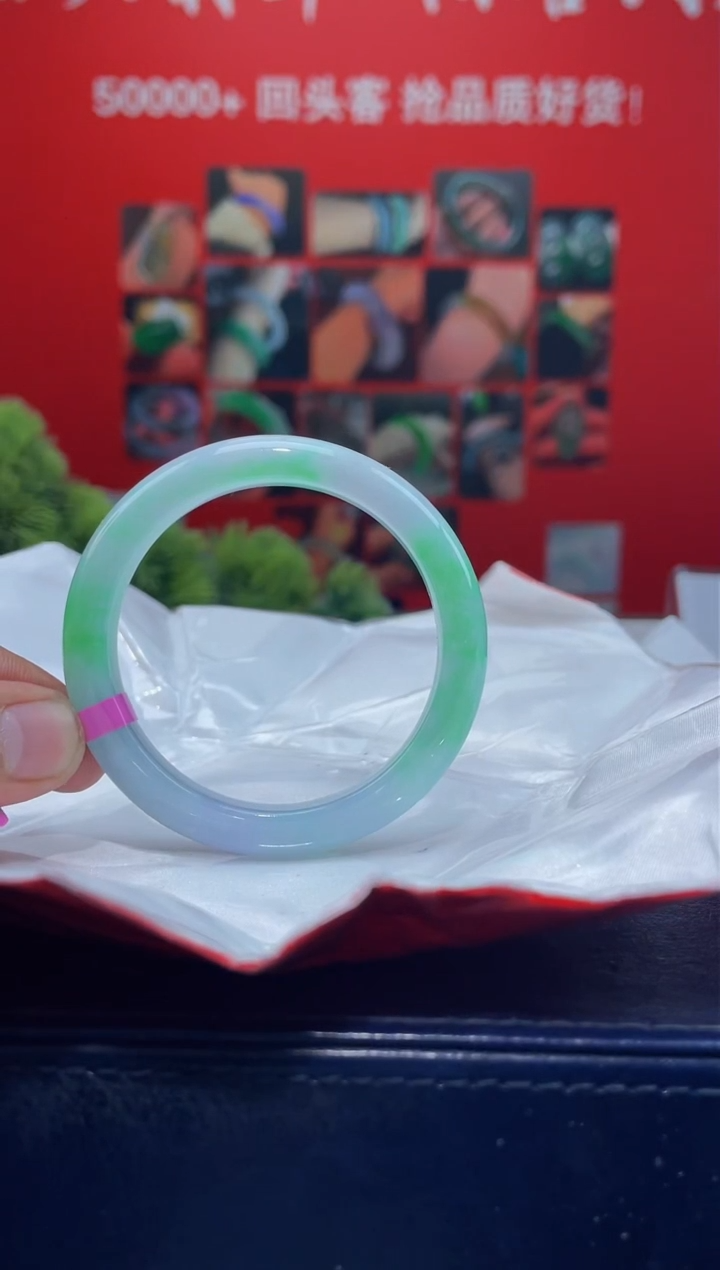 翡翠手镯未镶嵌手镯1