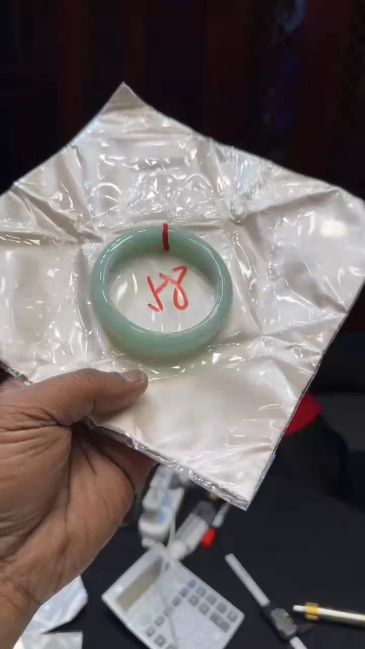 【闪购商品】翡翠手镯未镶嵌手镯