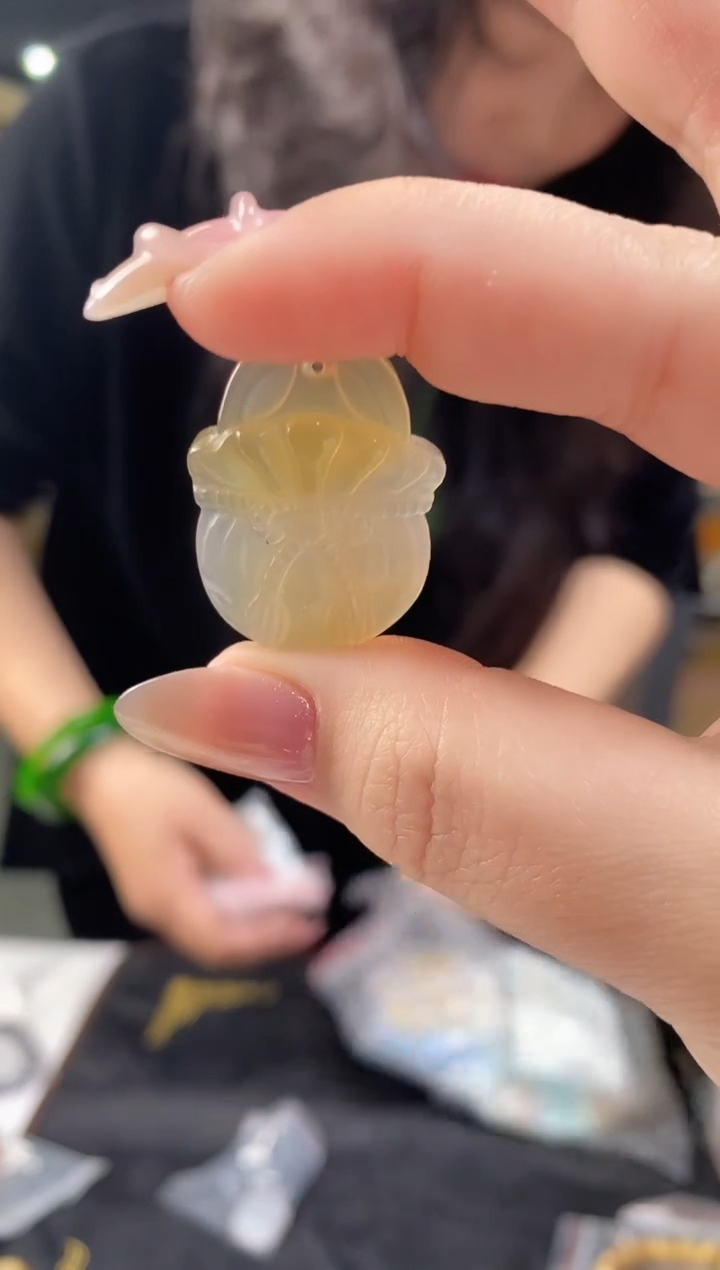 【闪购商品】玛瑙/玉髓吊坠未镶嵌多样性发其一颜色微差