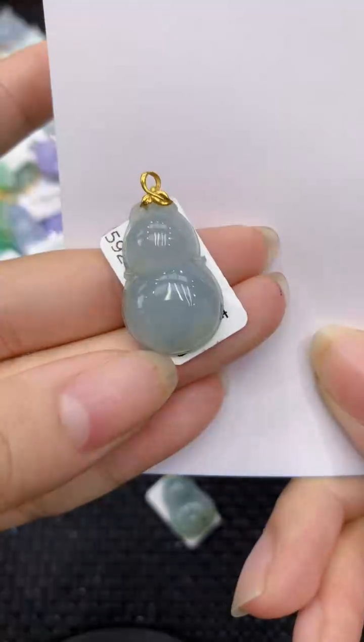 【闪购商品】翡翠颈饰18K金镶嵌8888888888