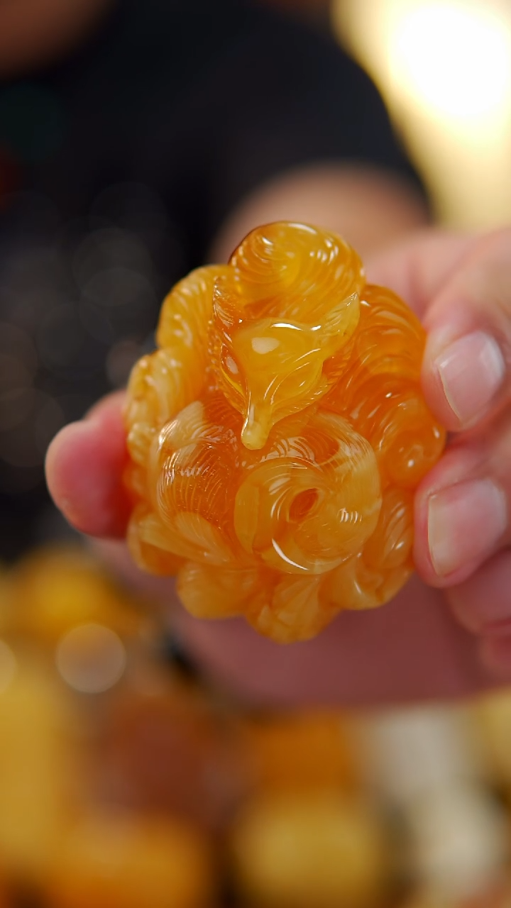 【闪购商品】蜜蜡颈饰未镶嵌46.8焦皮料九尾狐