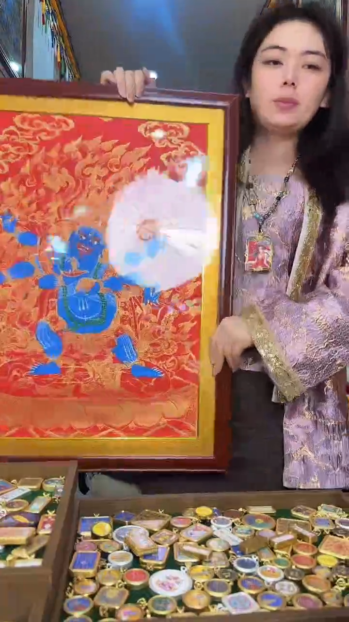 吊坠红唐六臂-热贡纯手绘唐卡