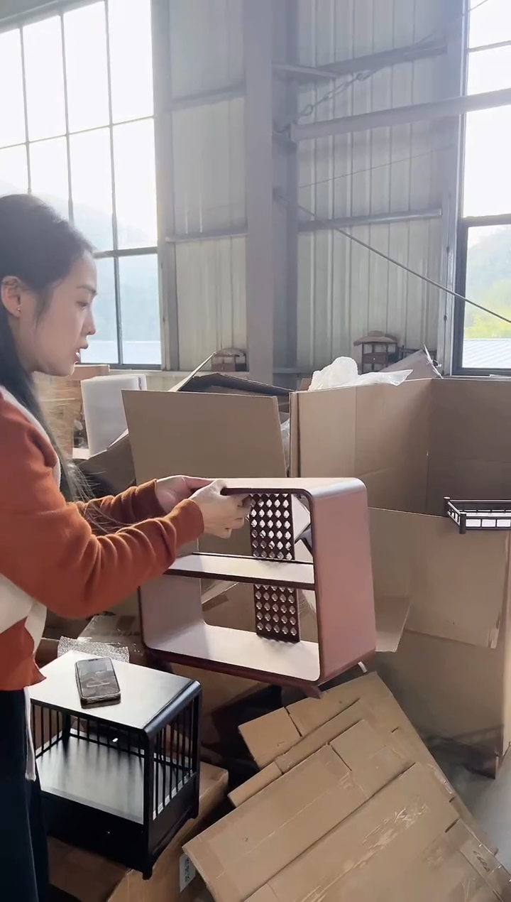 踏青。不退不换，微瑕品，不能接受慎拍