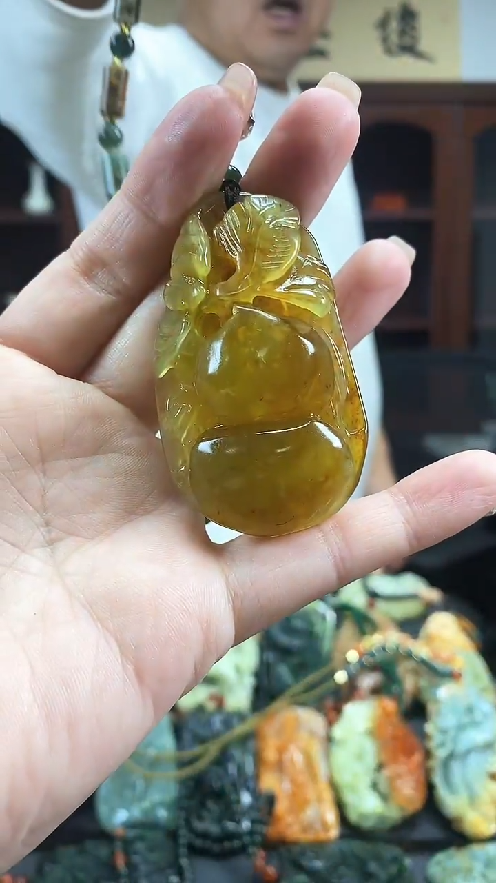 【闪购商品】蛇纹石玉吊坠未镶嵌·