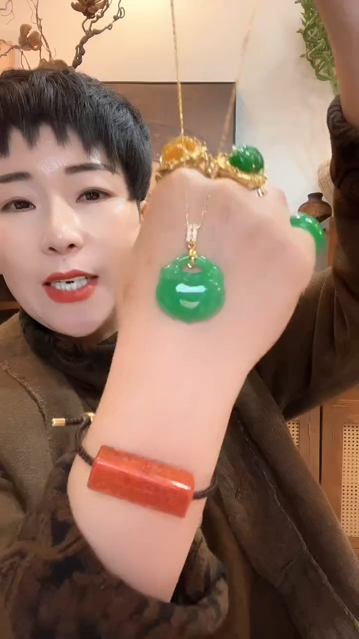 吊坠(赠链)未镶嵌翡翠324