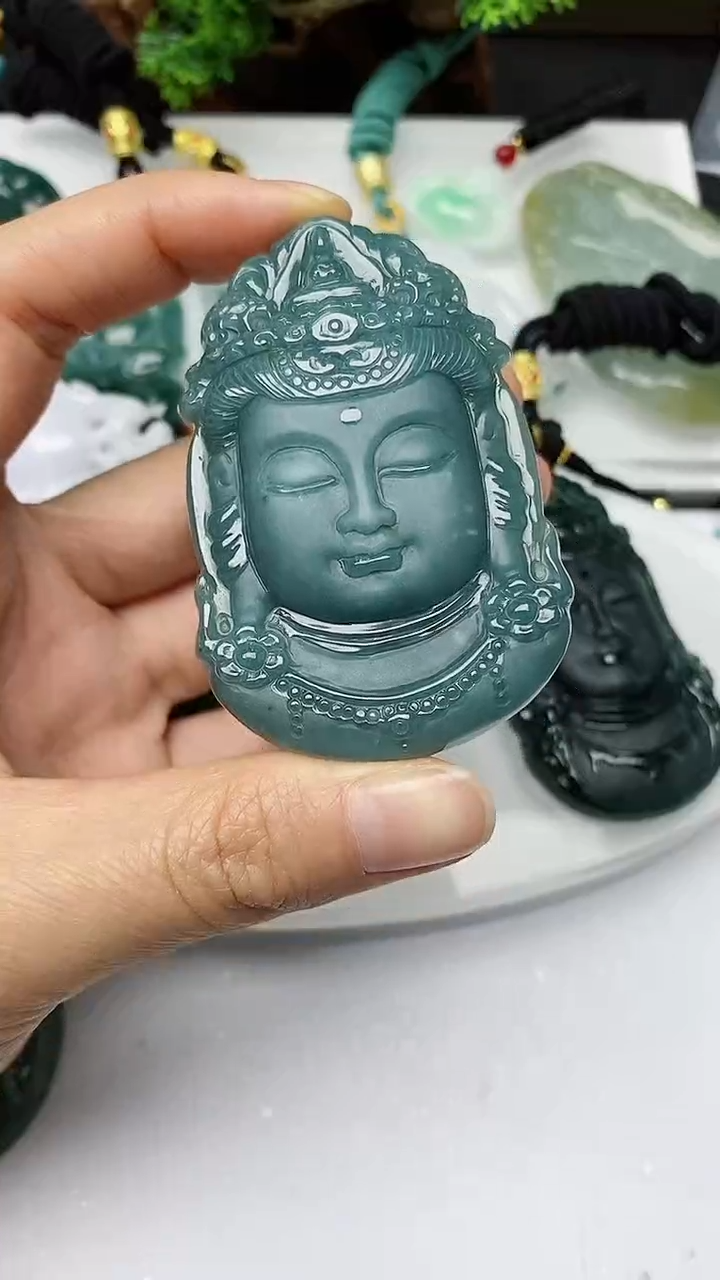 【闪购商品】翡翠颈饰未镶嵌         