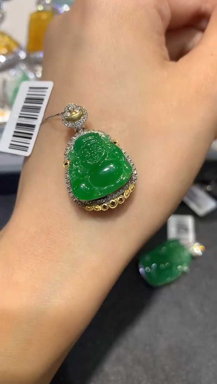 【闪购商品】翡翠吊坠(不含链)18K金镶嵌q470        