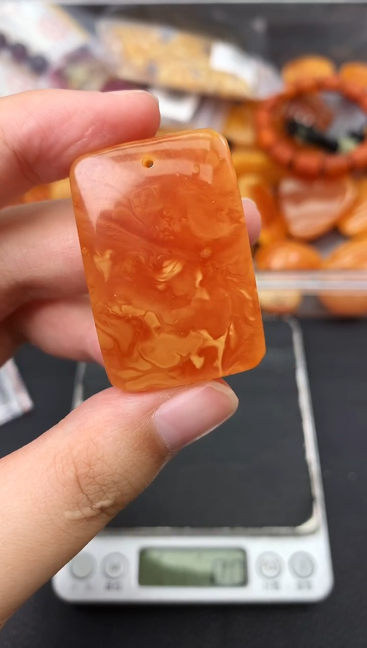 蜜蜡未镶嵌珠宝奇石188