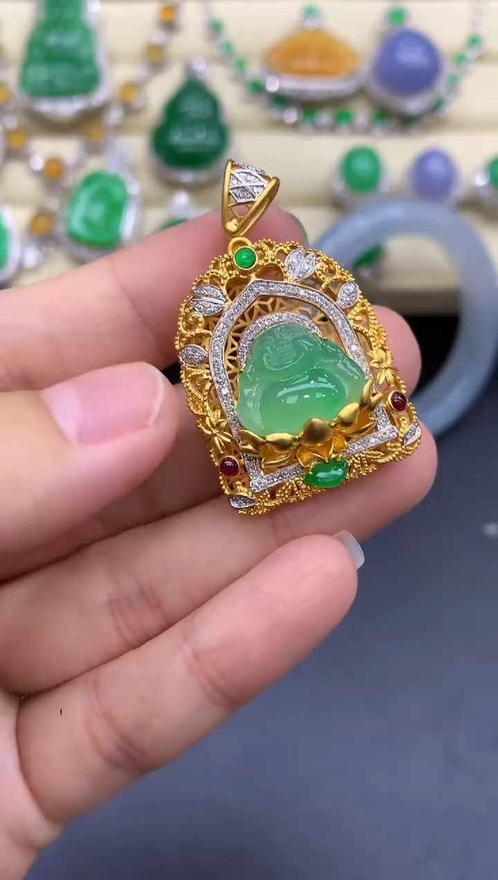 颈饰18K金镶嵌翡翠972-中国好珍宝