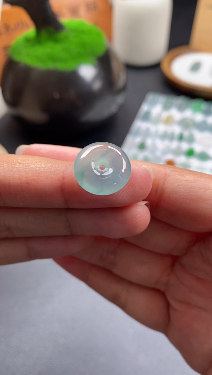 颈饰未镶嵌翡翠翡翠冰种平安扣