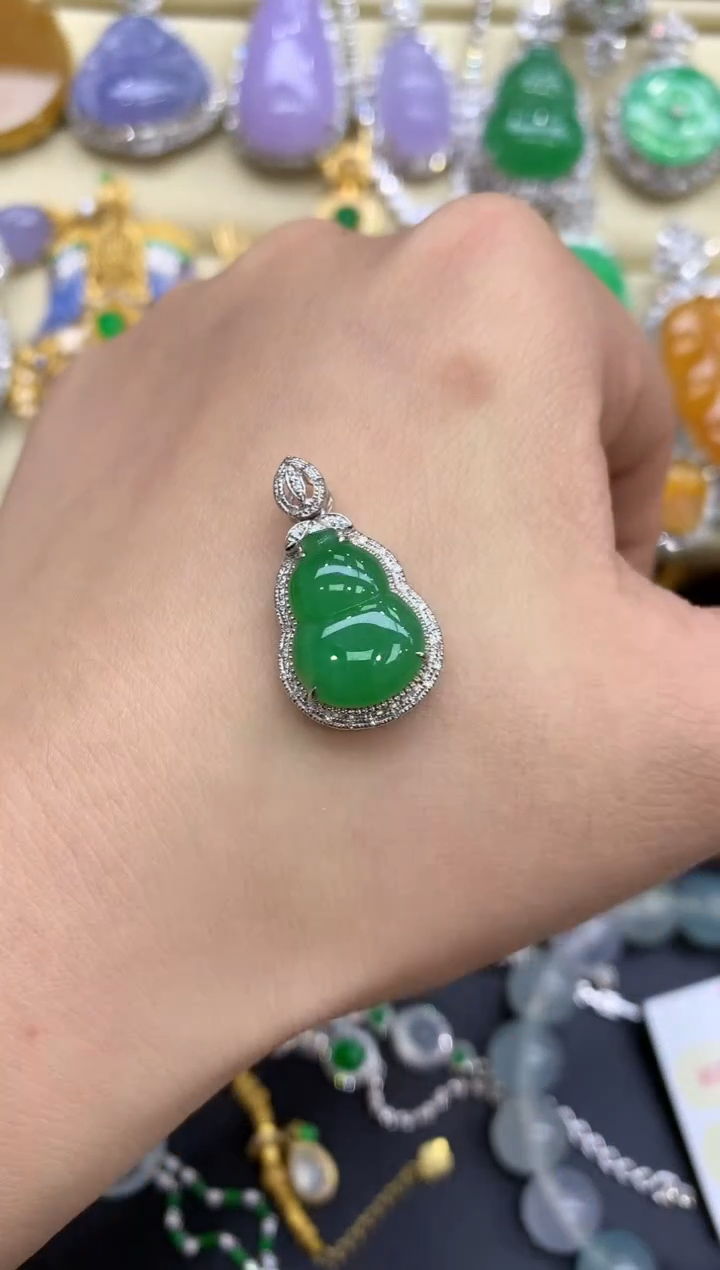 颈饰18K金镶嵌翡翠127-中国好珍宝