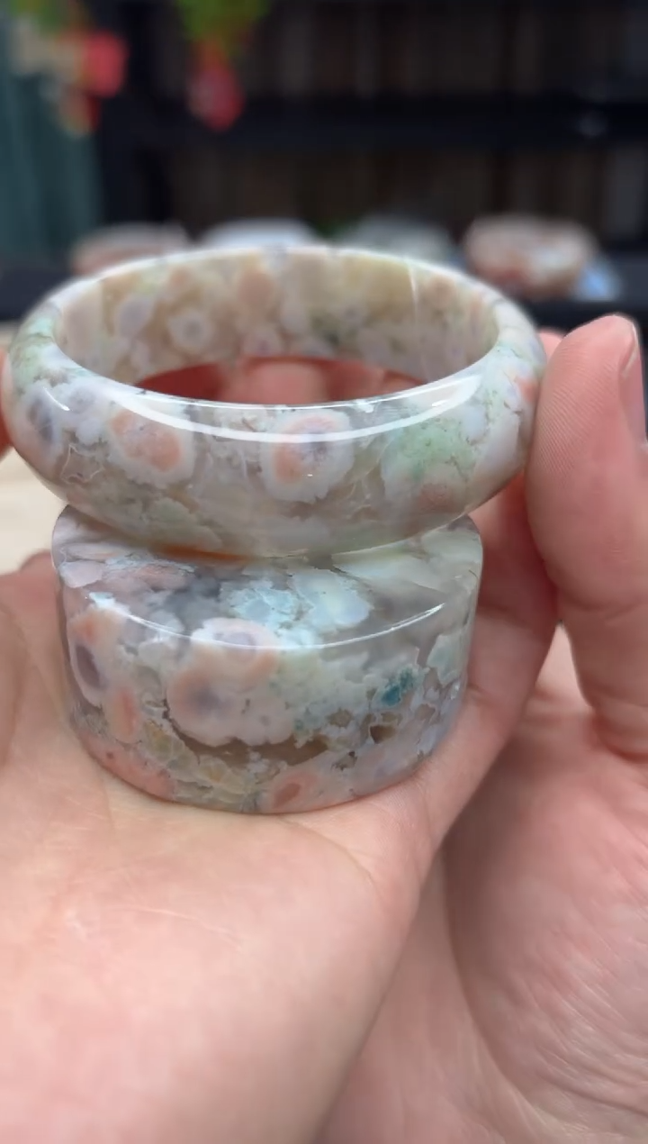 【闪购商品】石英质玉手镯未镶嵌127（61圈赠送镯心）