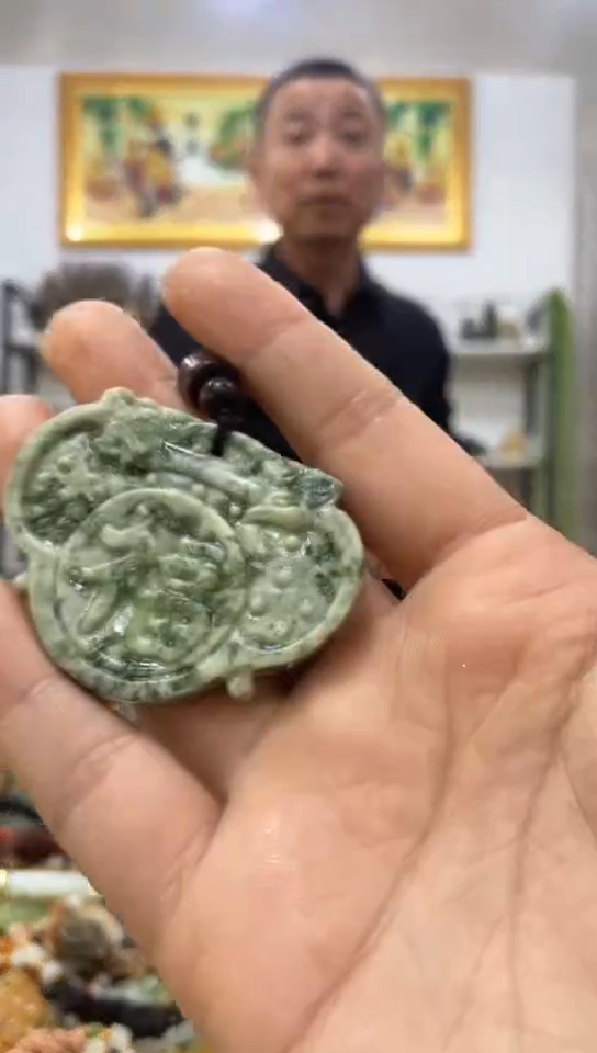 未镶嵌岫玉挂件 