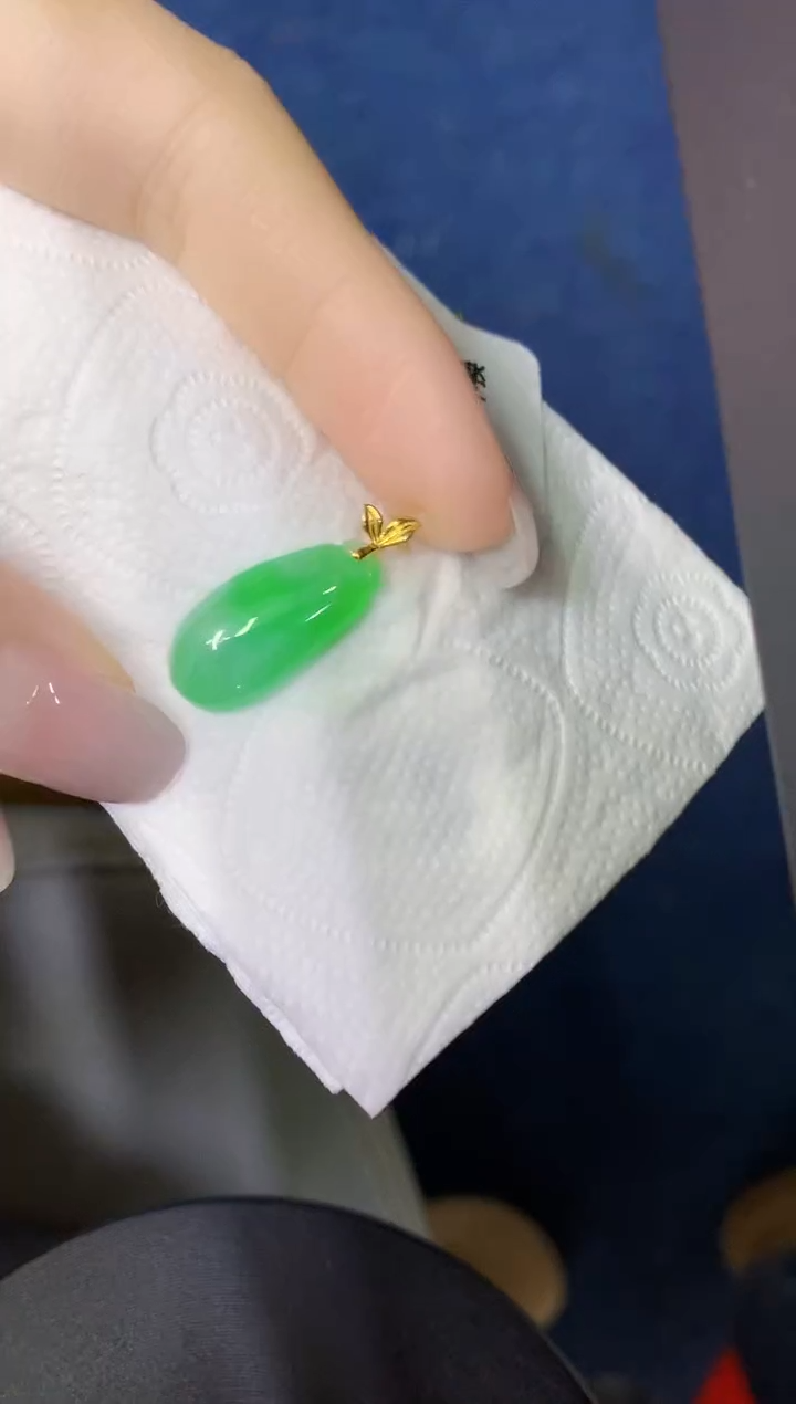 颈饰18K金镶嵌翡翠缅甸天然翡翠A货