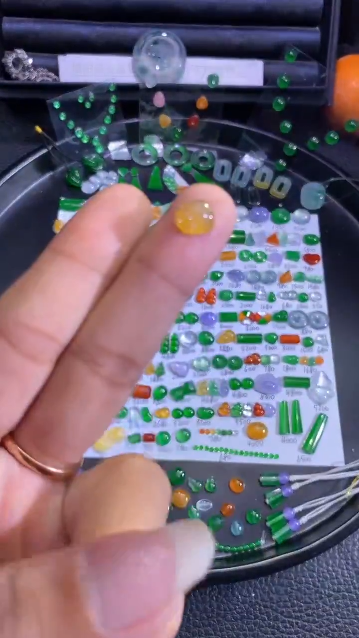 未镶嵌挂件翡翠猪