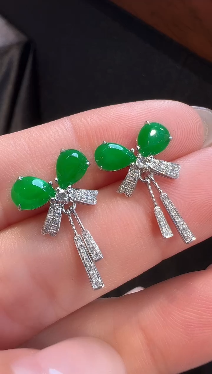 18K金镶嵌翡翠耳饰AL6