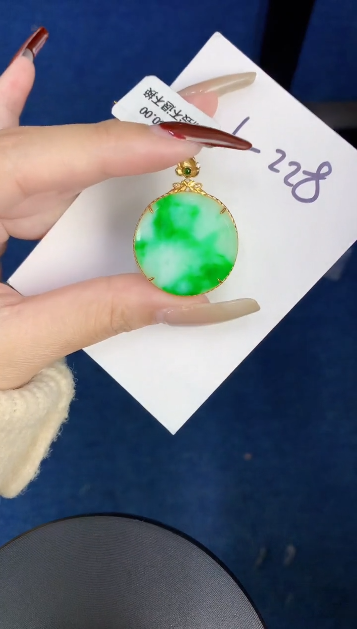 【闪购商品】翡翠颈饰18K金镶嵌00000000000