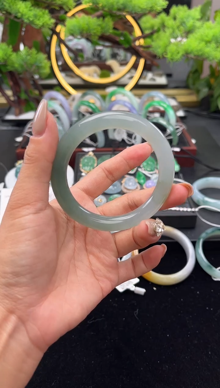 未镶嵌手镯翡翠手镯