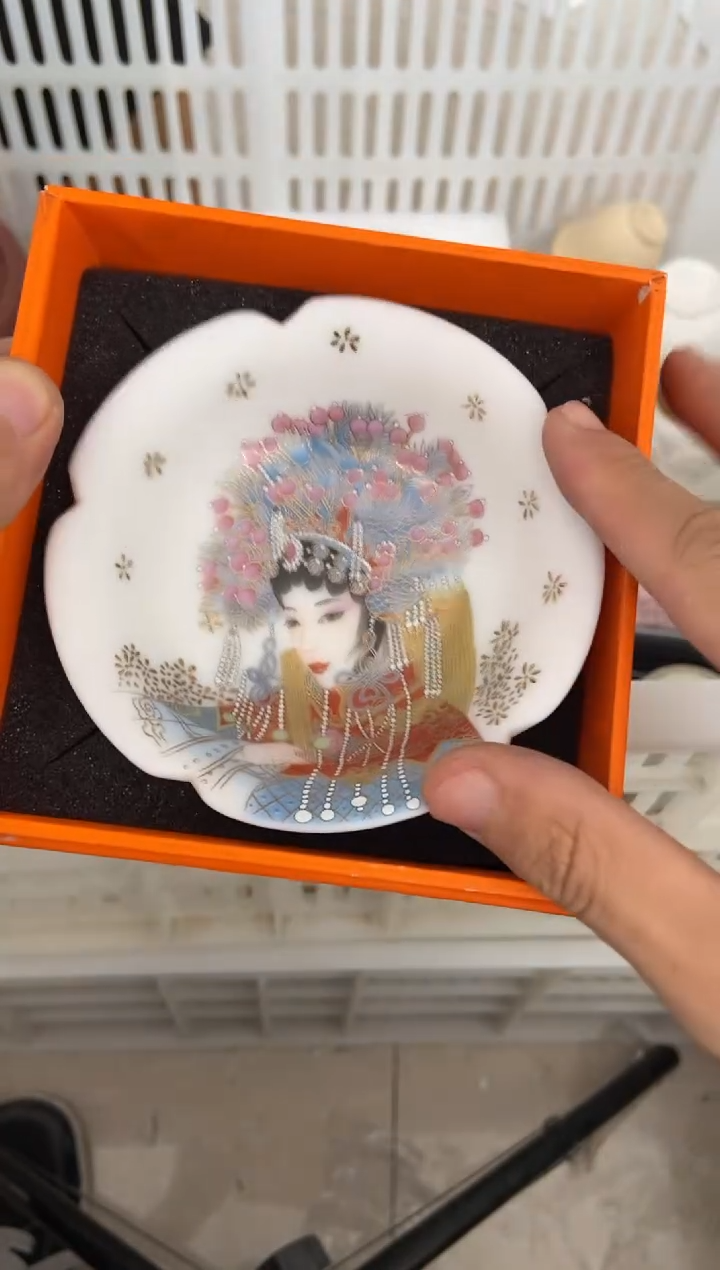 无运费险有瑕疵的摄影的产品有使用过的痕迹有点脏介意勿拍