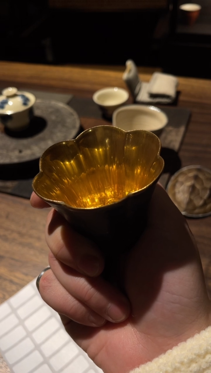 【闪购商品】0玄黑金花口杯.........